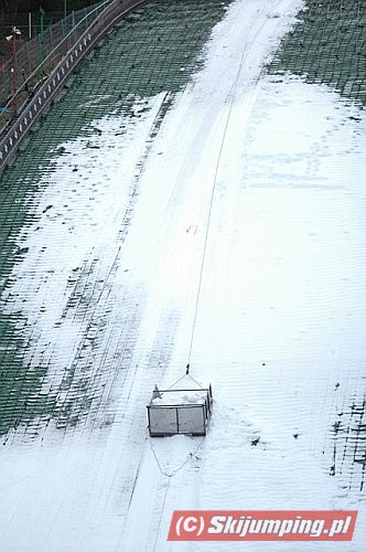010 Wciąganie śniegu na skocznie